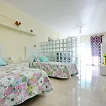 In Beachfront Complex In El Duque Area, Apartmán