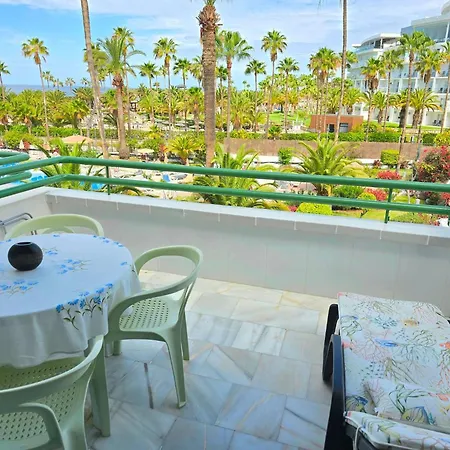 In Beachfront Complex In El Duque Area, Appartement