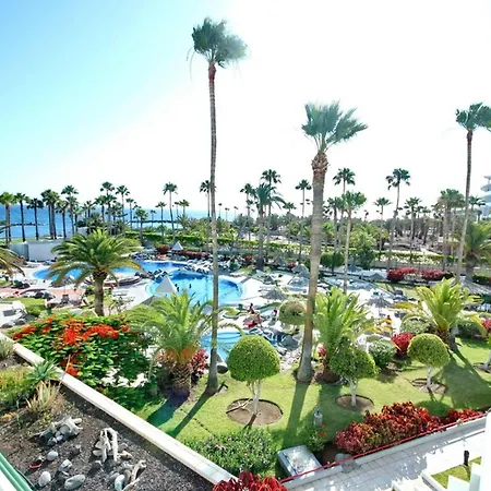 In Beachfront Complex In El Duque Area, Appartement