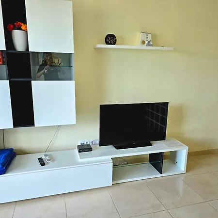 Appartement In Beachfront Complex In El Duque Area,