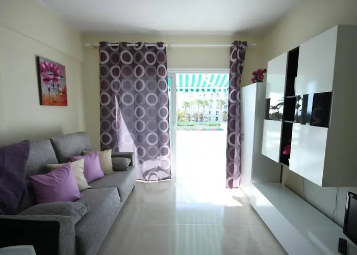 In Beachfront Complex In El Duque Area, Апартаменты